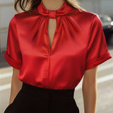 Nala | Blusa de satén elegante con moderno escote en forma de llave