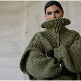 Magda | Suéter oversize de mujer con cuello alto