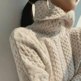 Magda - Suéter de mujer con trenzado y cuello alto